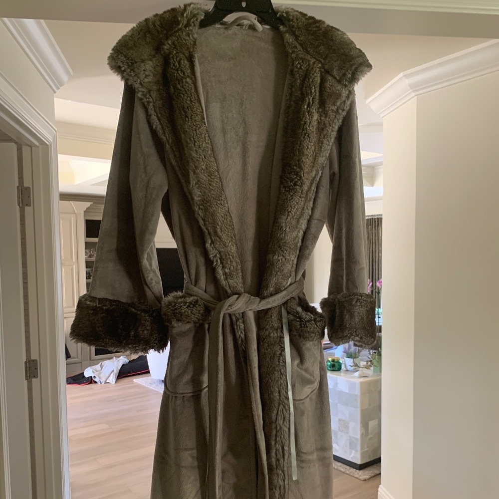 Pottery Barn Robe